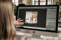 BA (Hons) Graphic Design with Foundation